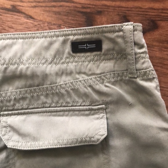 Liverpool Lightweight Cargo/Utility Capris - Picture 6 of 11